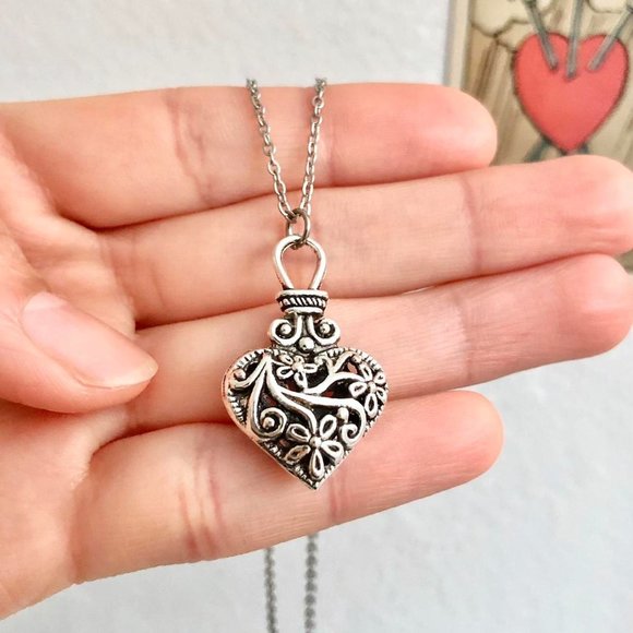 Puffy Antique Floral Heart Pendant Chain Necklace - Picture 2 of 3